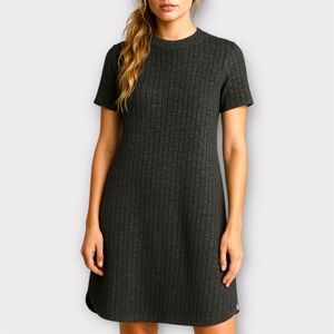 🏷️ 2/$25 - Roots Ribbed Knit Dress